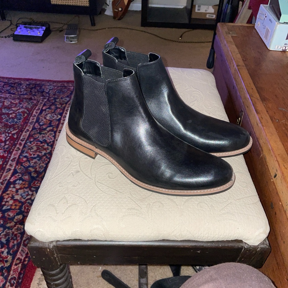 Roamers size 11 Chelsea boots